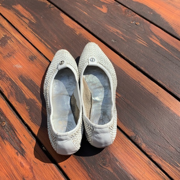 Georgio Armani White Flats - Picture 4 of 5